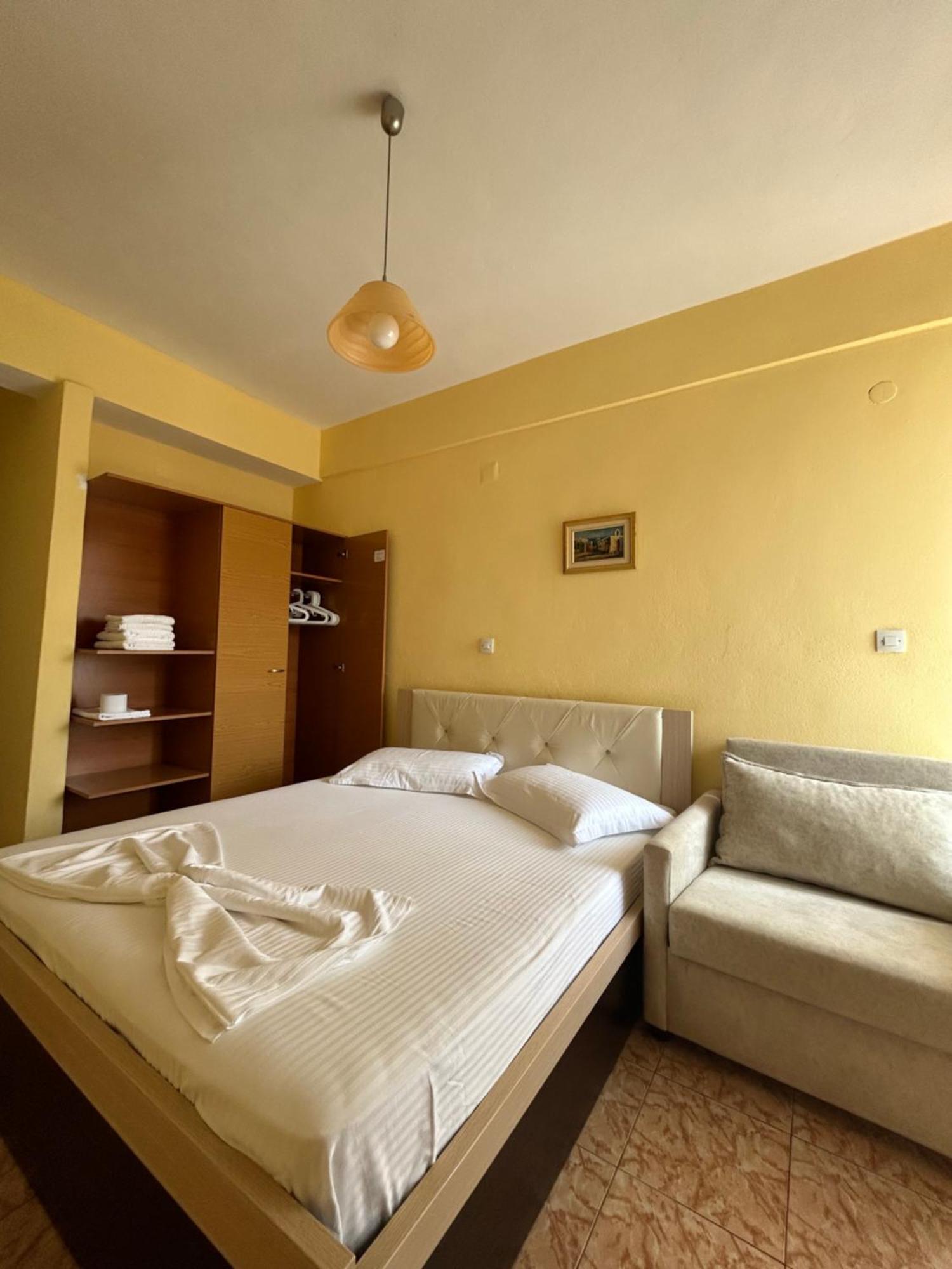 Areti Rooms Hotel Himara Kültér fotó
