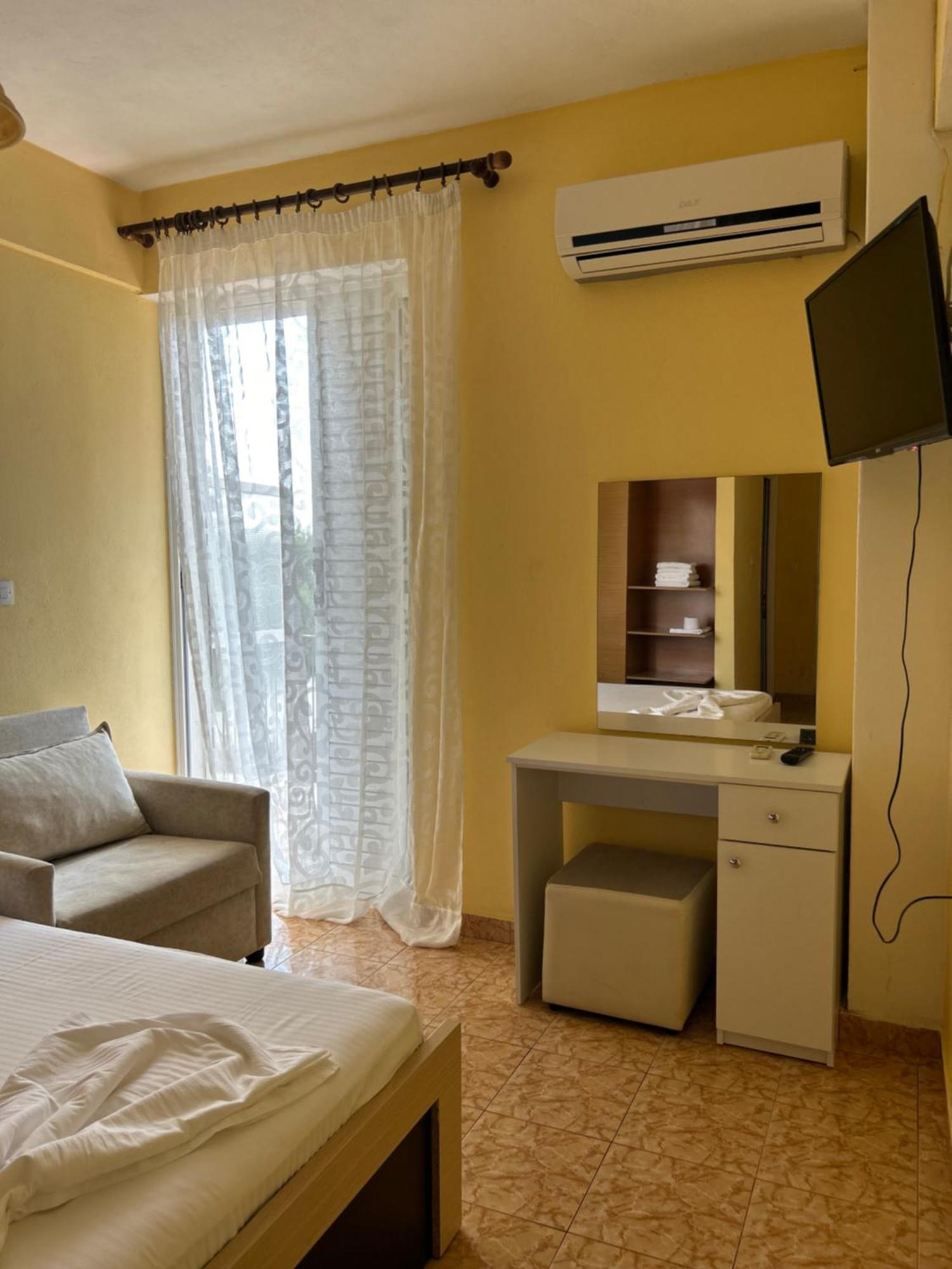 Areti Rooms Hotel Himara Kültér fotó