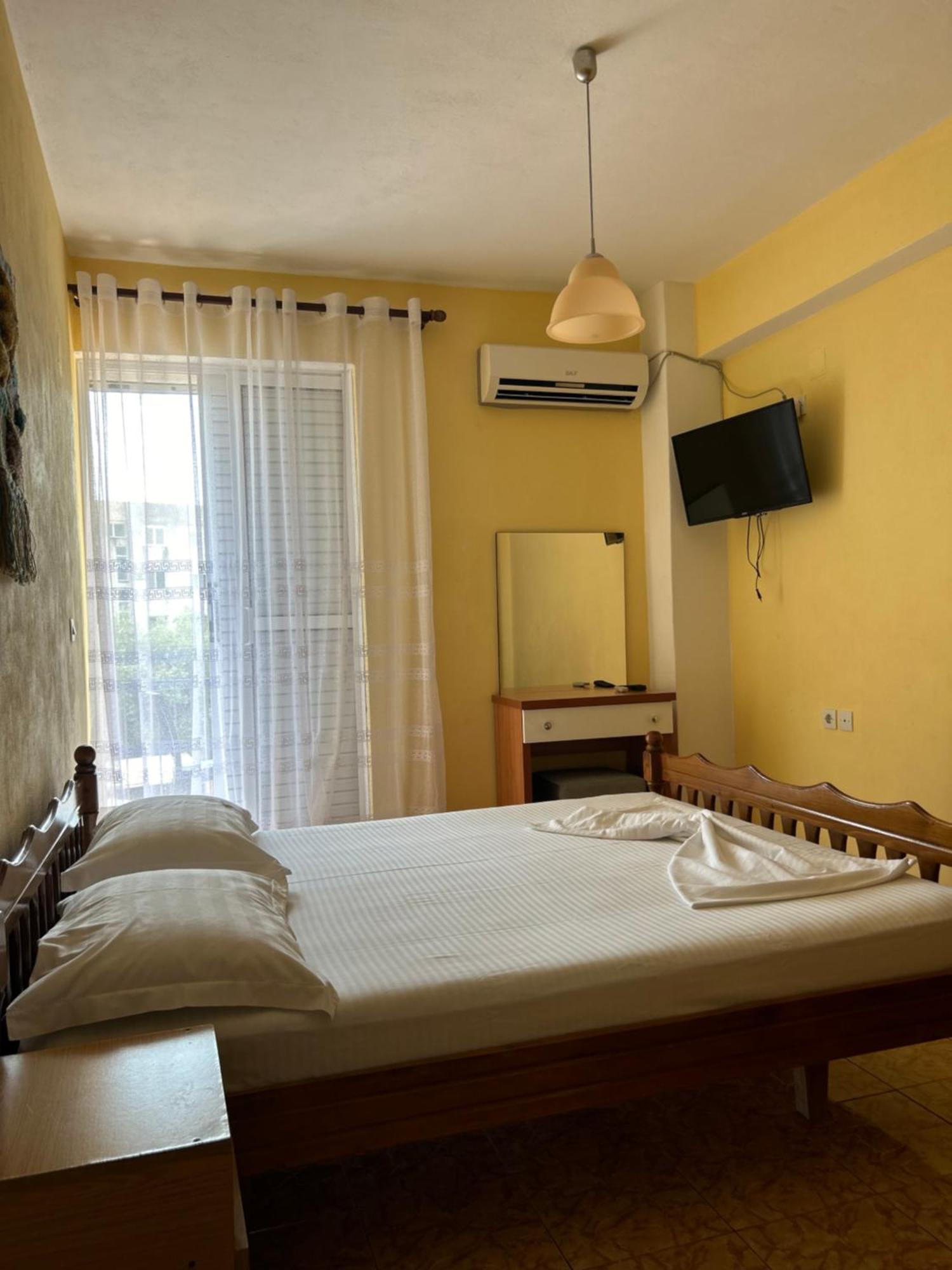 Areti Rooms Hotel Himara Kültér fotó