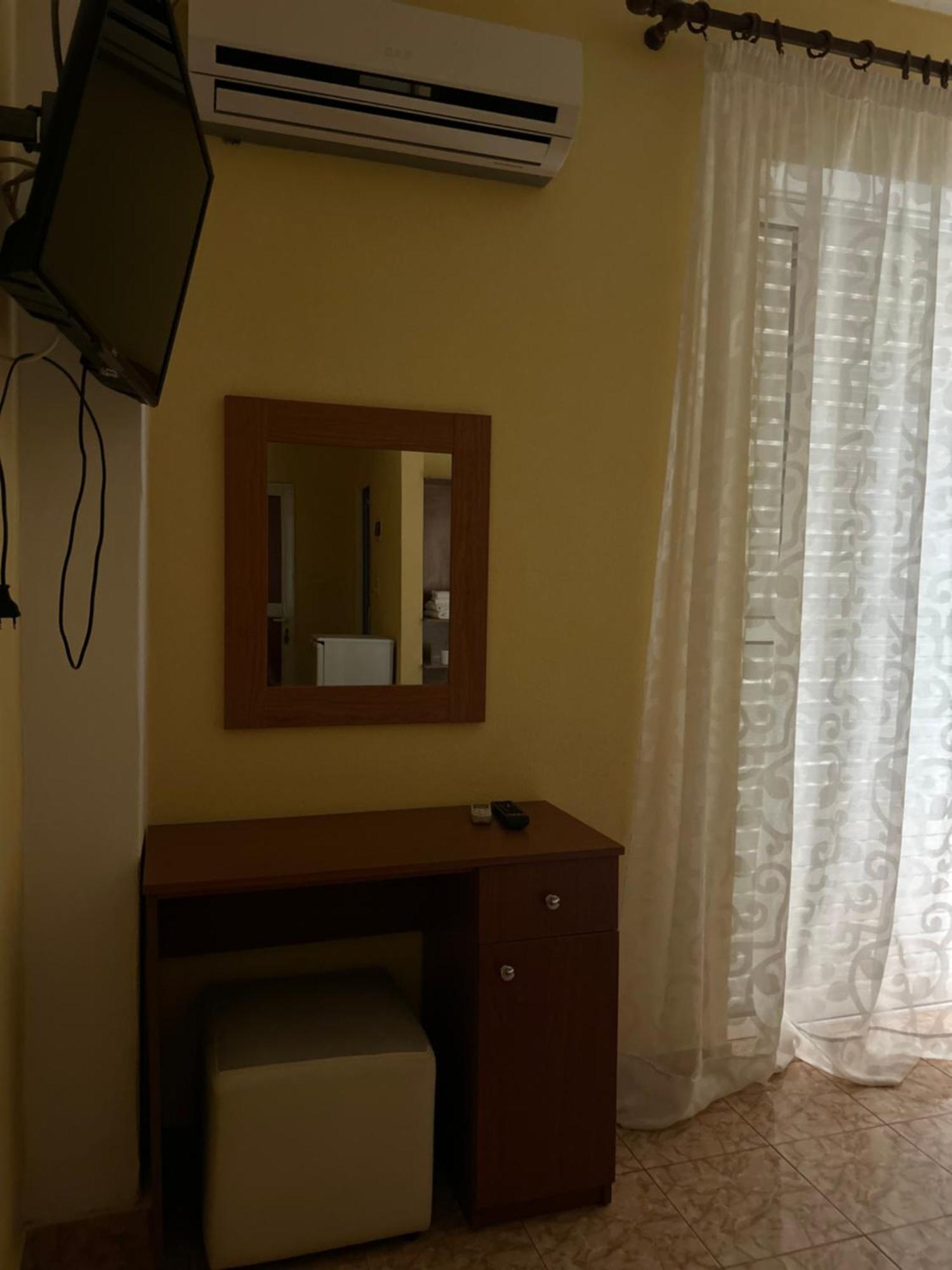 Areti Rooms Hotel Himara Kültér fotó