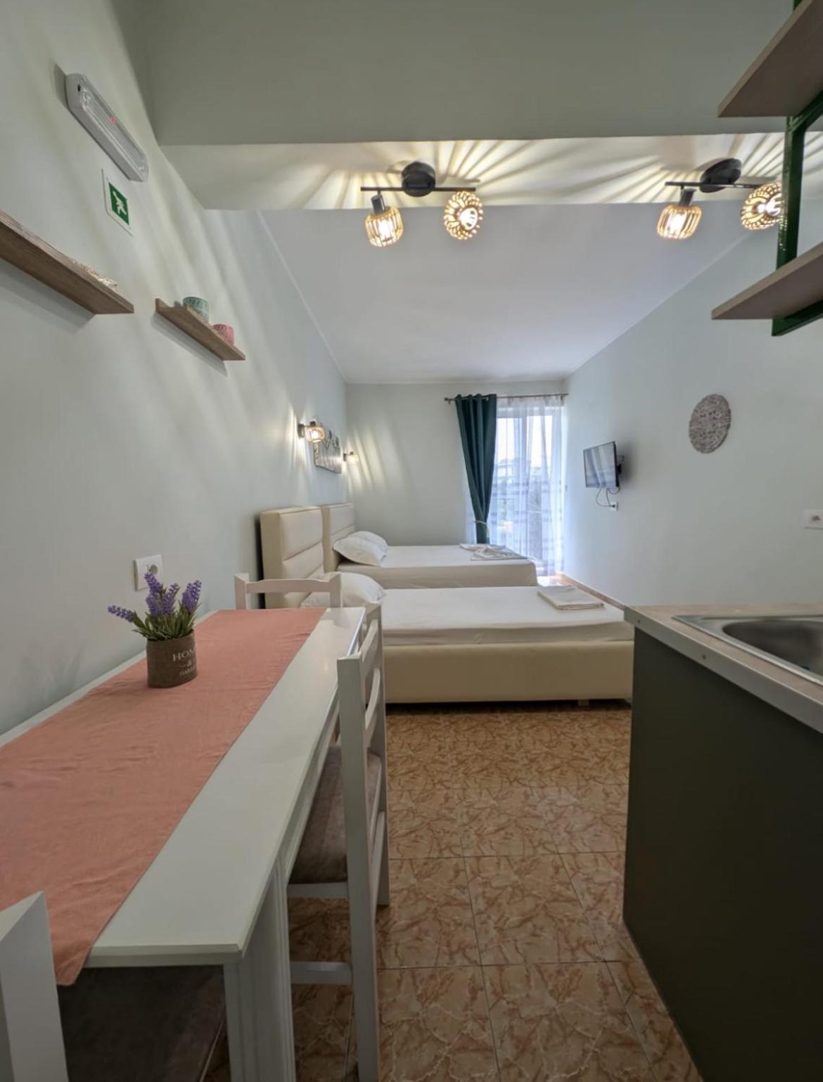 Areti Rooms Hotel Himara Kültér fotó